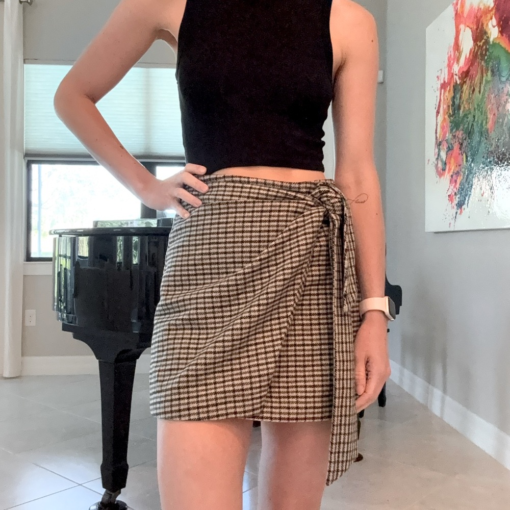 Aritzia’s Wilfred brand sweet knit checkered skirt